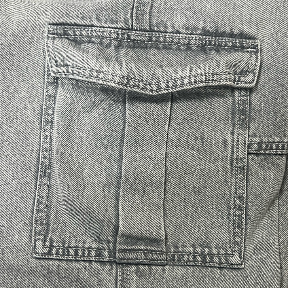 H&M Light Gray Washed Wide Leg Cargo Jeans - Picture 6 of 7